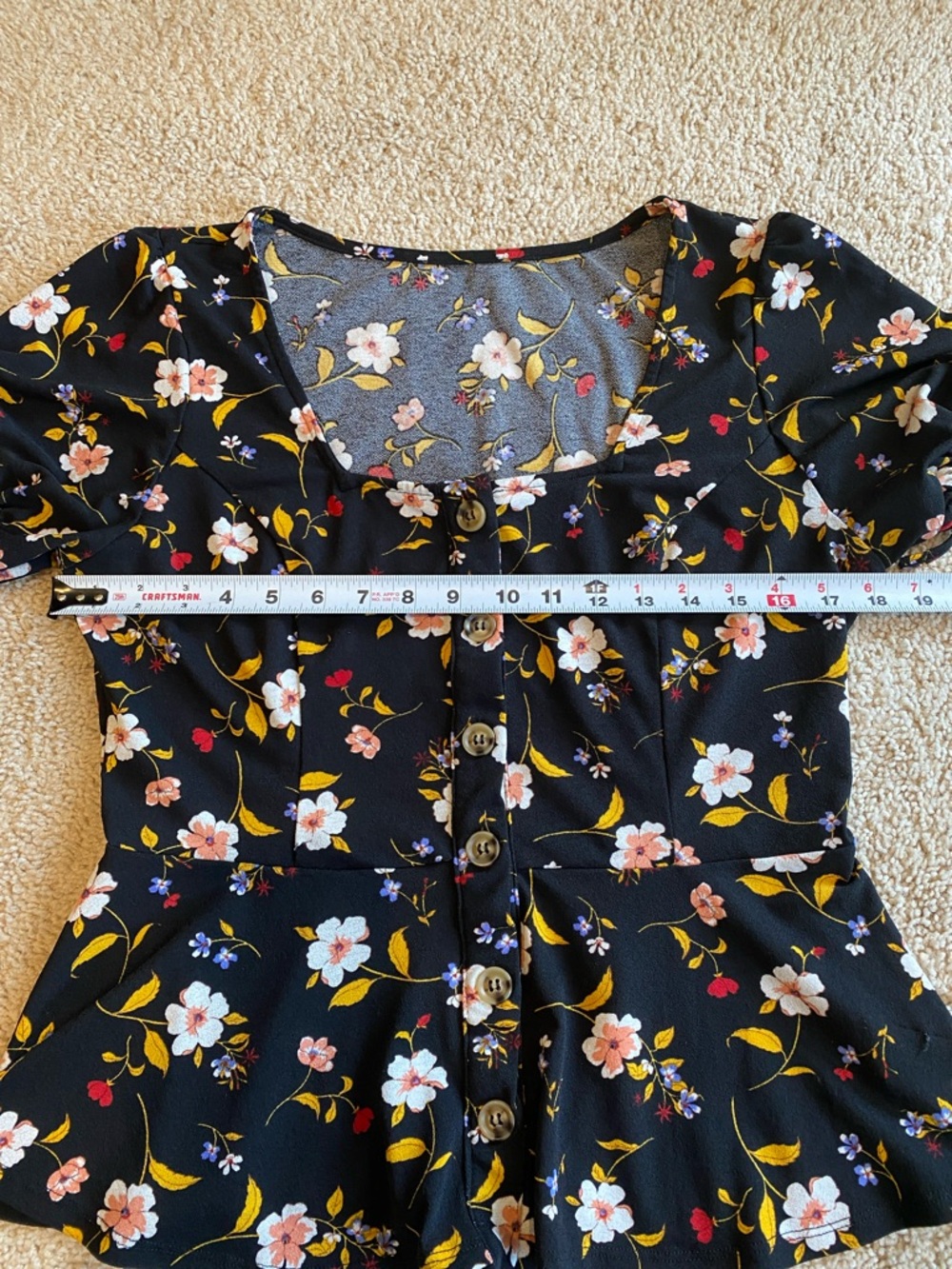 Black Floral Button-Front Peplum Blouse with Puff Sleeves - Picture 3 of 5